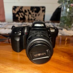 Minolta Maxxum 400si Camera